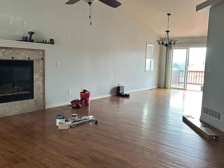 821 Circle Dr — Photo 2