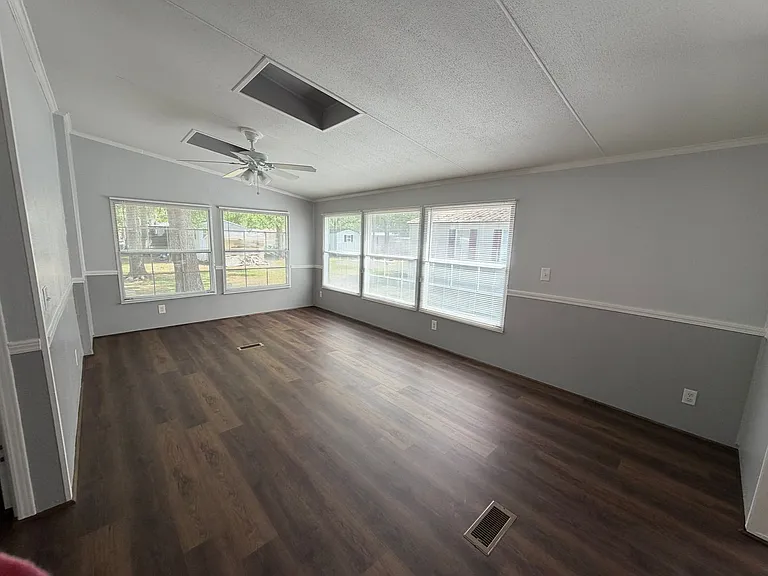 1105 S Rogers St — Photo 25