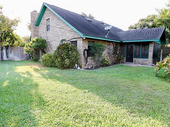 2nd image of 901 Ash Dr