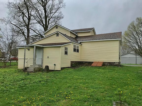 2nd image of 61445 N Main St