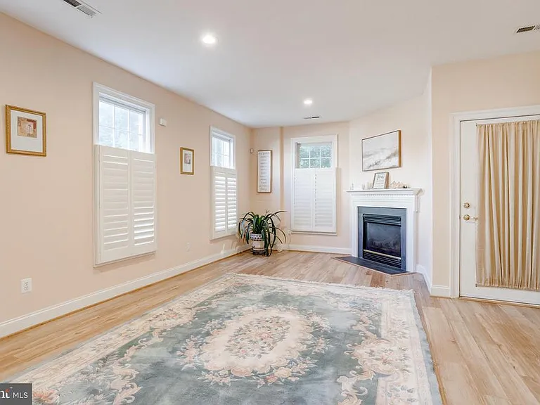 8320 Dockray Ct — Photo 31