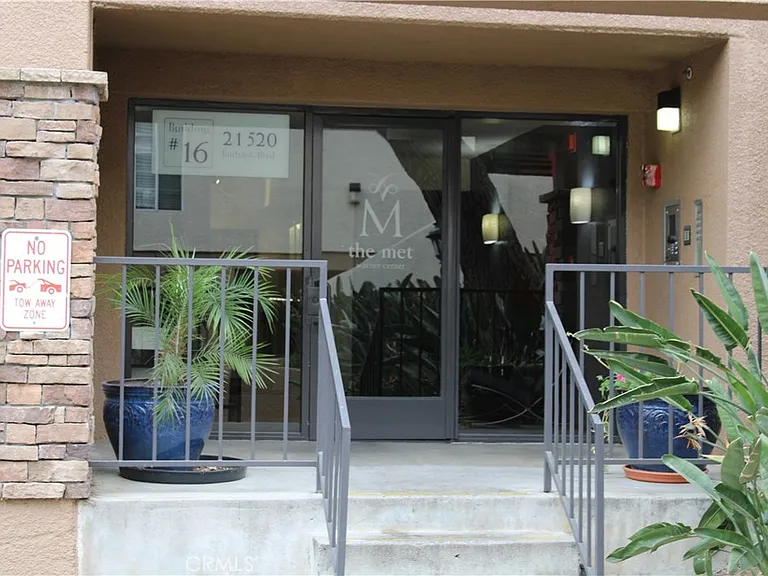 21520 Burbank #211 — Photo 8