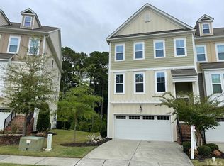 626 Edgewater Ridge Ct, Apex, NC 27523