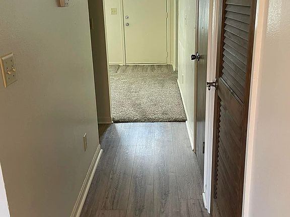 4th image of 107 Valleywoods Dr #2