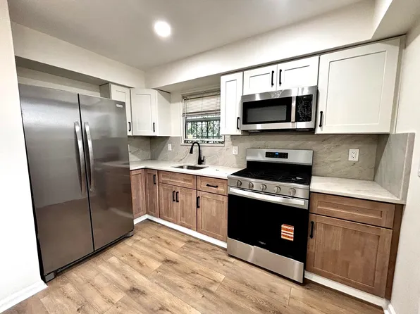 374 Bergen St, Newark, NJ 07103