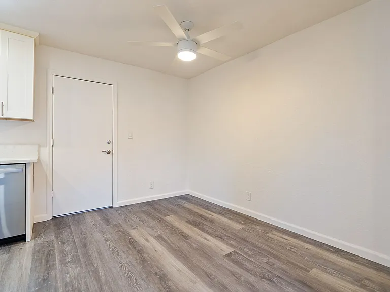 1717 Pine Street — Photo 6
