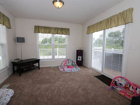 3rd image of 1445 Slater Dr