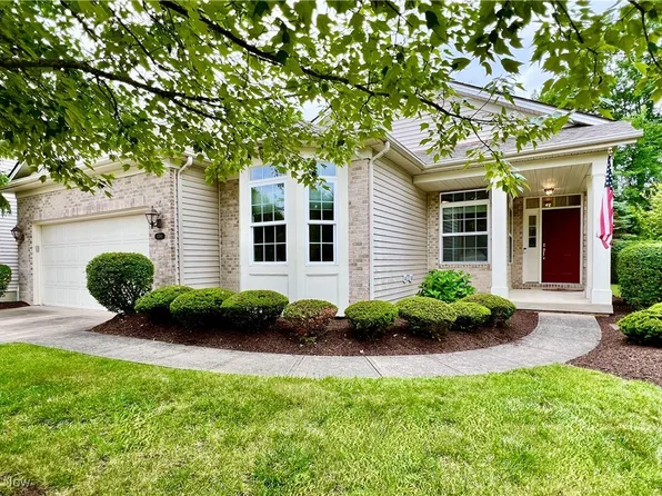 11704 Greystone Point, Strongsville, OH 44149
