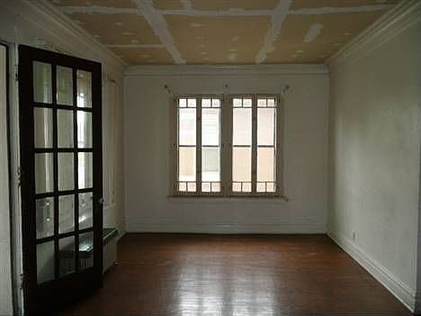 4th image of 8212 S Dante Ave