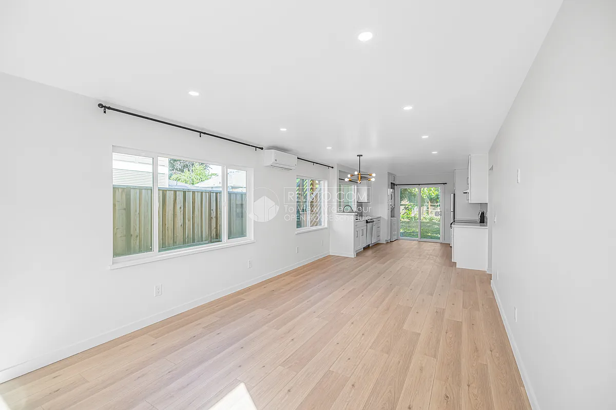 Building Photo - 968 53rd St