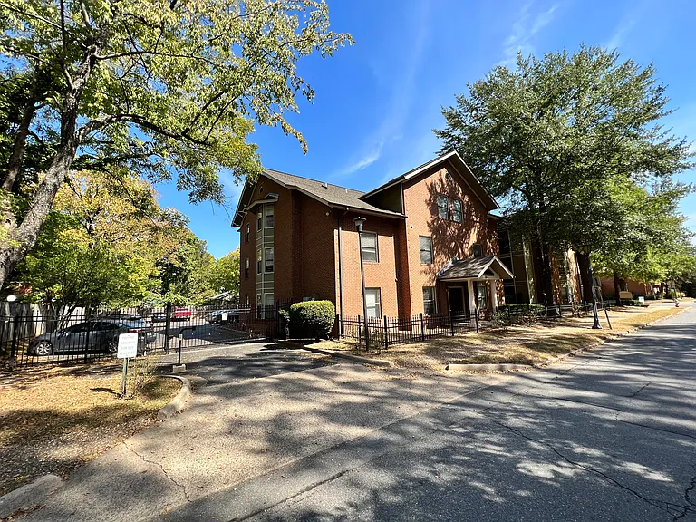 River Market Flats — Photo 9