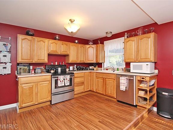 5th image of 15 Leona Ave