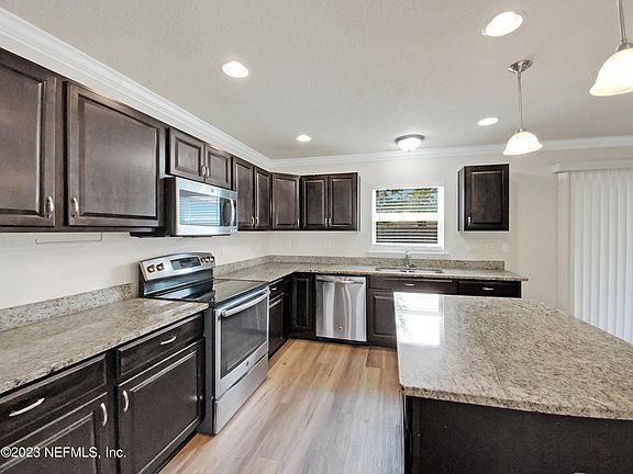 4th image of 10304 MAGNOLIA HILLS Drive