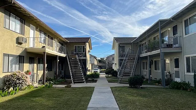 18 Bonita St — Photo 1