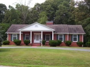 718 Friar Tuck Rd, Winston Salem, NC 27104