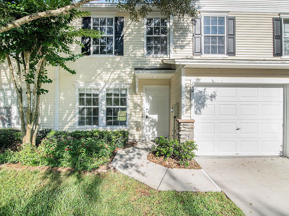 1st image of 140 Woodknoll Pl