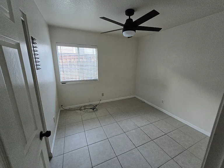 5128 Hereford Ct — Photo 7