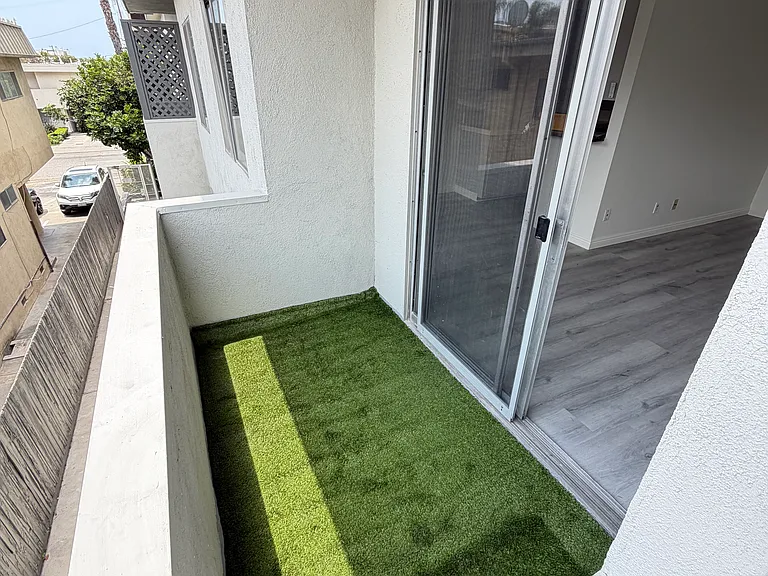 3820 Mentone Ave #7 — Photo 10