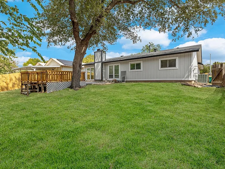 10223 Flatland Trl — Photo 25