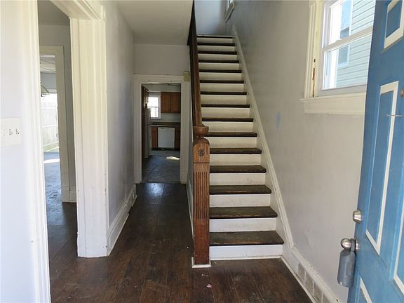 2nd image of 804 Dubois St