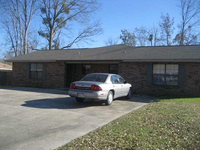1st image of 1115A Hickory Dr