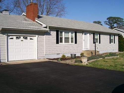 2nd image of 115 Chesapeake Dr
