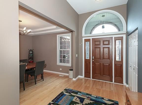 4th image of 677 Kelley Dr