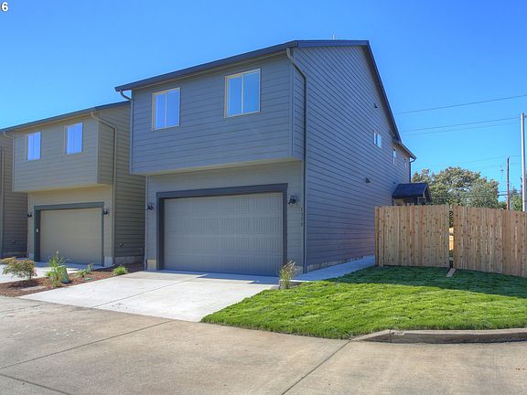 2nd image of 13703 NE 64th Cir