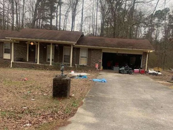 1871 Shelia Ave, Gadsden, AL 35907