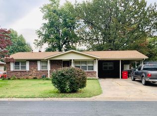 834 Stanford Dr, Sikeston, MO 63801