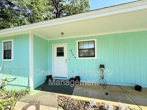 2nd image of 915 W Clark St #6