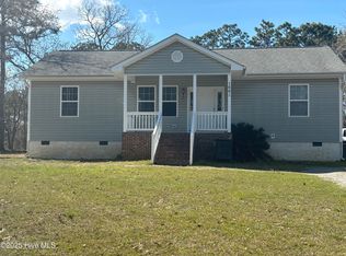 1661 Raeford Rd, Southport, NC 28461