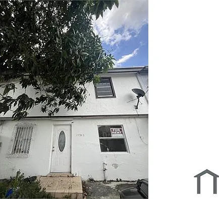 19363 NW 45th Ave — Photo 1