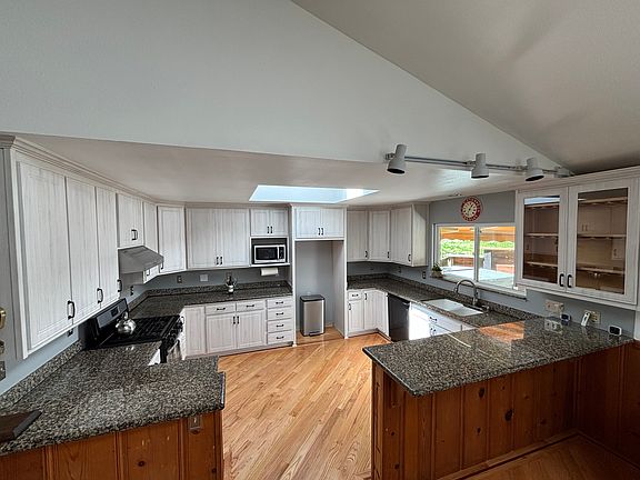 2nd image of 450 Bernstein Dr