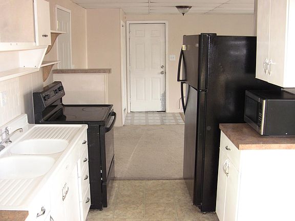 3rd image of 305 W Wood St APT 3