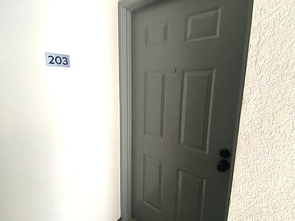 Apt 203 entry