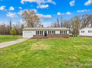 108 Peacock Hollar Rd, Statesville, NC 28625