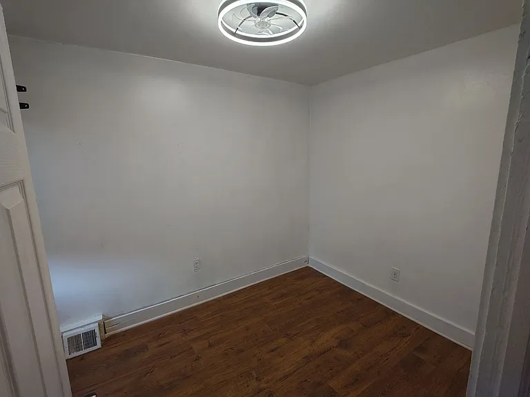 2224 Latona St — Photo 10