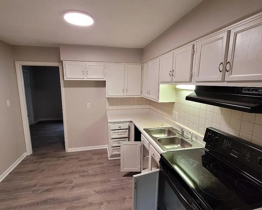 305 Lynnwood Dr #DRIVE8