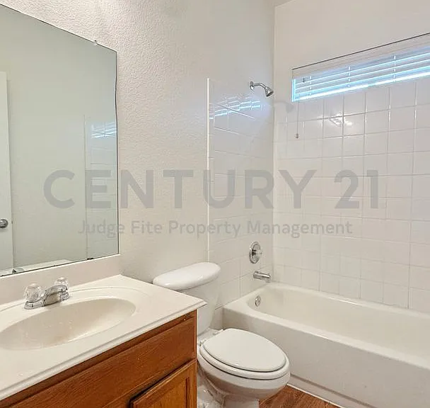 2260 Stonebrook Ln — Photo 11
