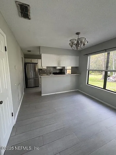 3 bed, 2.5 bath, 1241 sqft, $2,100 — Photo 4