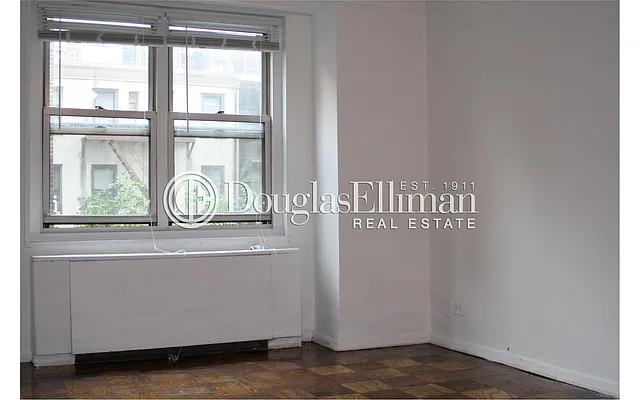 Rented by Douglas Elliman | media 35