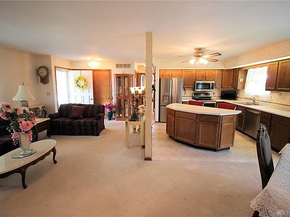 2nd image of 1164 N Middle Dr