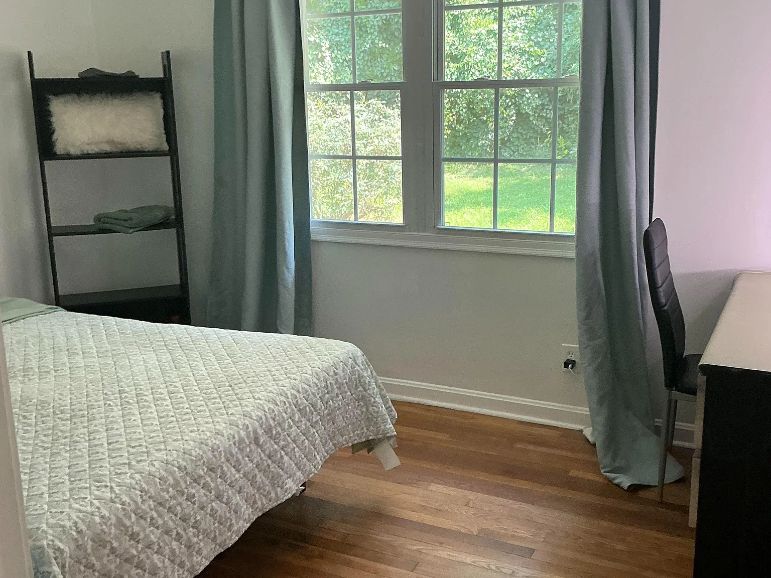 3 bed, 1.0 bath, 2500 sqft, $1,018 — Photo 1