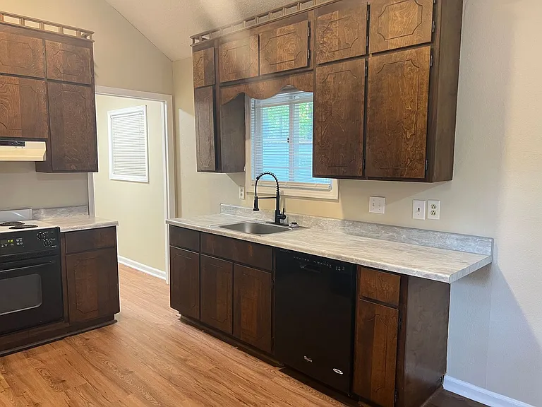1199 Runnymede Ln — Photo 12
