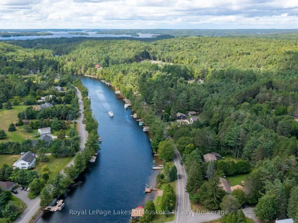 2 Leslie Dr W, Bracebridge, ON P1L 1W8