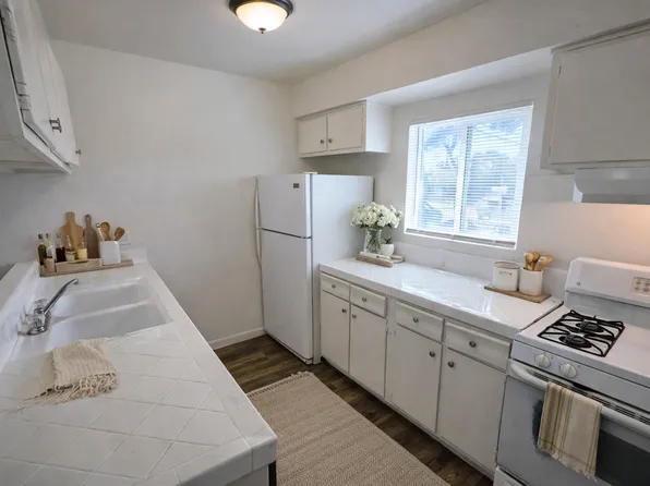 Continental Apts., 4378 N Sepulveda Ave #1, San Bernardino, CA 92404