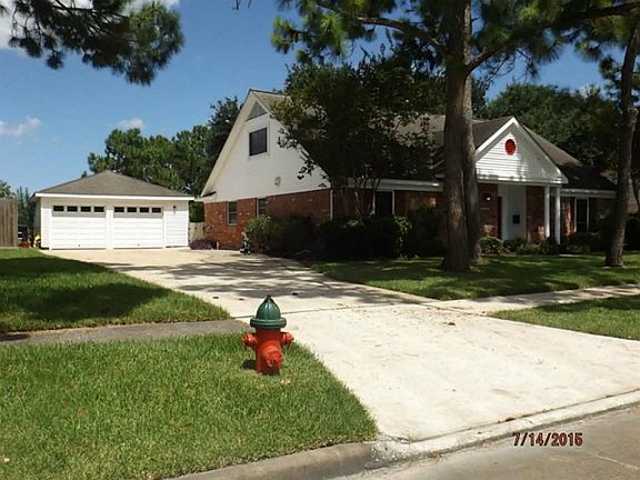 3rd image of 15219 Diana Ln