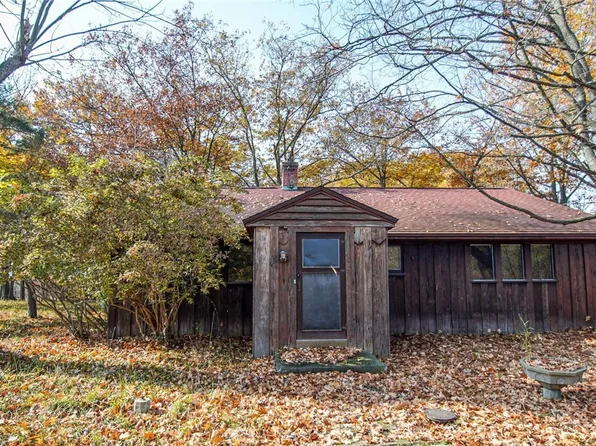 536 Two Mile Creek Rd, Tonawanda, NY 14150