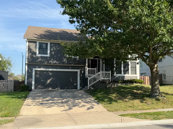 14907 S Summit St, Olathe, KS 66062